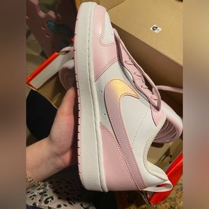 Womans Nike sneakers